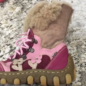 Girls Nubuck Bartek Boots size 8.5/9